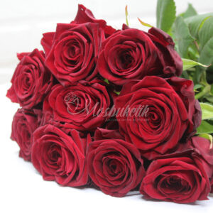 Букет из 9 красных роз 60 см