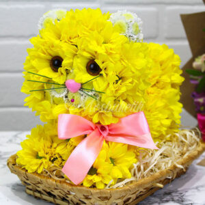 Игрушка из живых цветов в Москве недорого кошка желтая