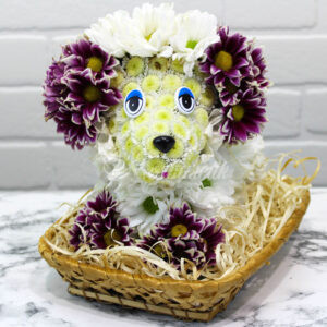 Собачка из живых цветов