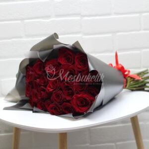 Букет из 25 красных эквадорских роз