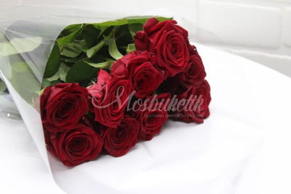 Букет из 9 красных роз 50 см