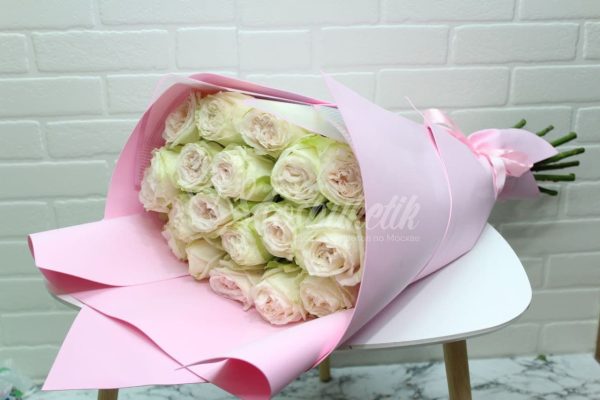 Букет из 25 пионовидных эквадорских роз — изображение 4