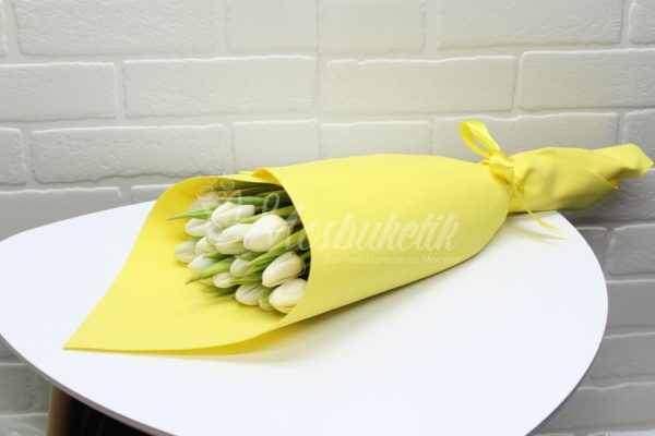 Букет из 25 розово-белых тюльпанов