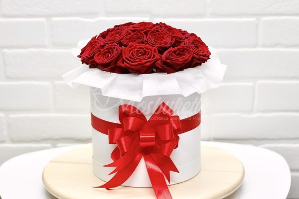 25 роз в коробке