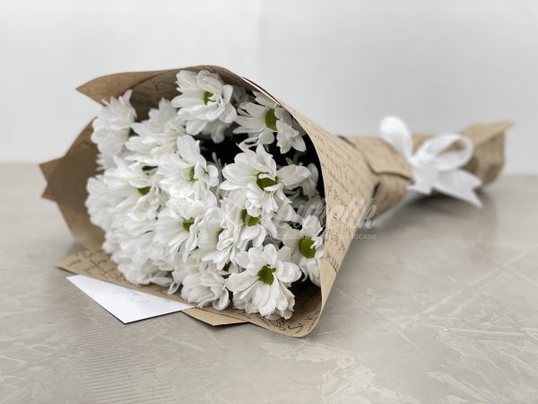 Букет из 5 белых кустовых хризантем