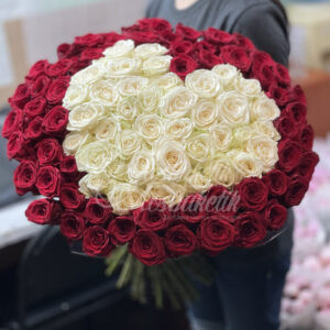 Букет из 101 розы в форме сердца