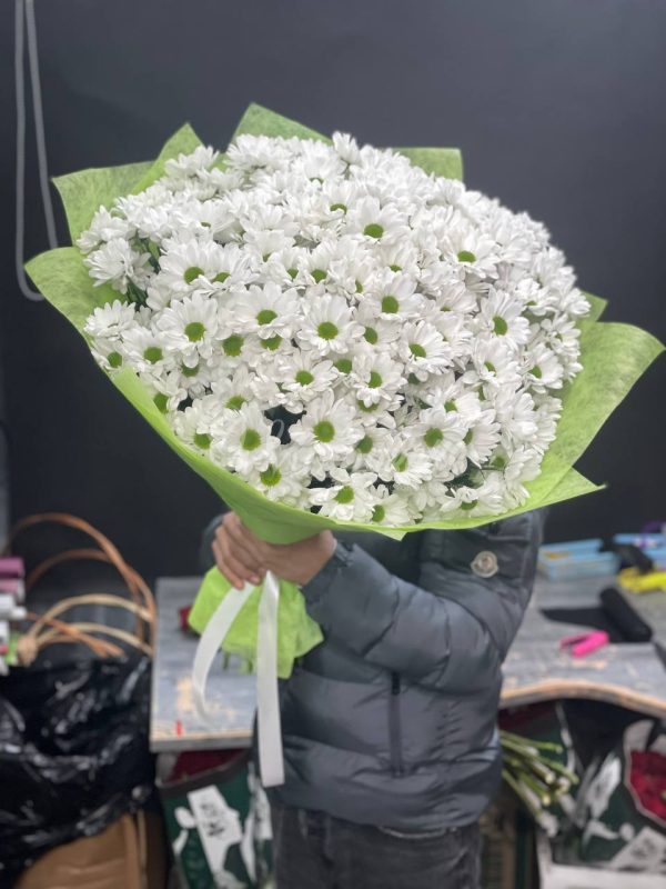 Букет из 19 белых кустовых хризантем — изображение 3