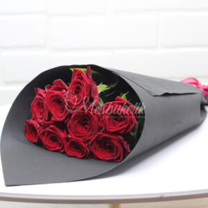 Букет из 9 красных роз 50 см