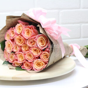 Букет из 19 роз Мисс Пигги