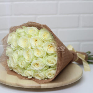 Букет из 21 белой розы