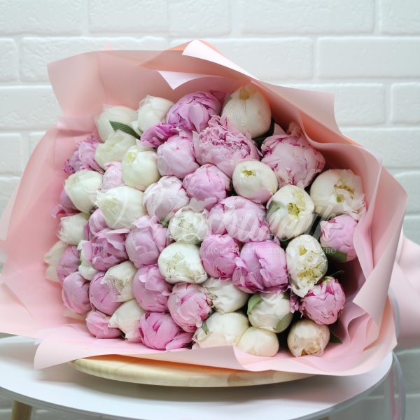 Букет из 101 микс пионов