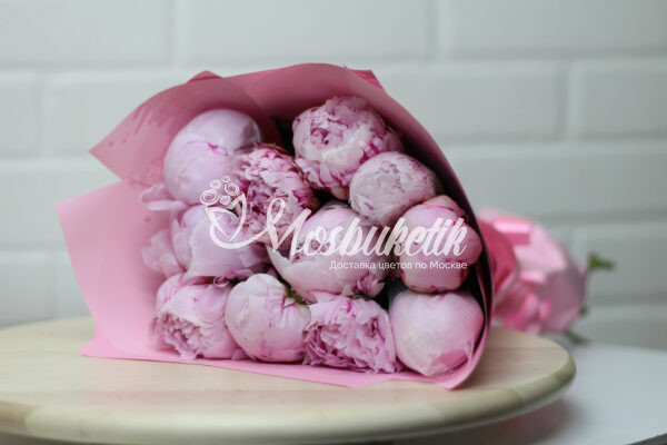 Букет из 11 розовых пион