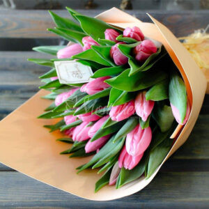 Букет из 25 розовых тюльпанов