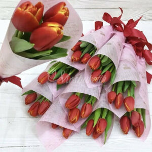 Букет из 3 тюльпанов на корпоратив