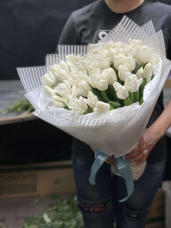 Букет из 49 белых тюльпанов — изображение 3