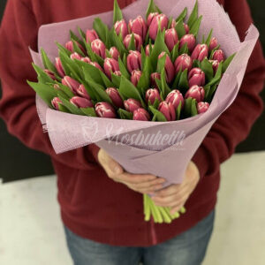 Букет из 45 розовых тюльпанов