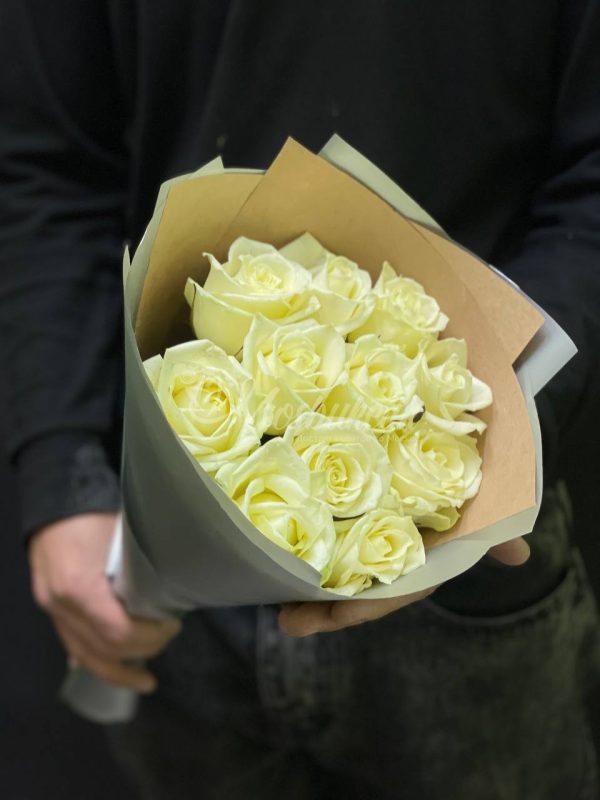 Букет из 11 белых роз — изображение 2