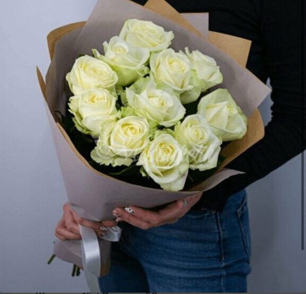 Букет из 11 белых роз