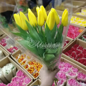 Букет из 9 жёлтых тюльпанов на корпоратив