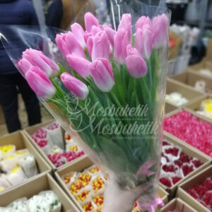 Букет из 19 розовых тюльпанов