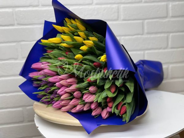 Букет из 101 микс тюльпанов — изображение 3