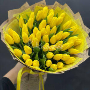 Букет из 45 жёлтых тюльпанов