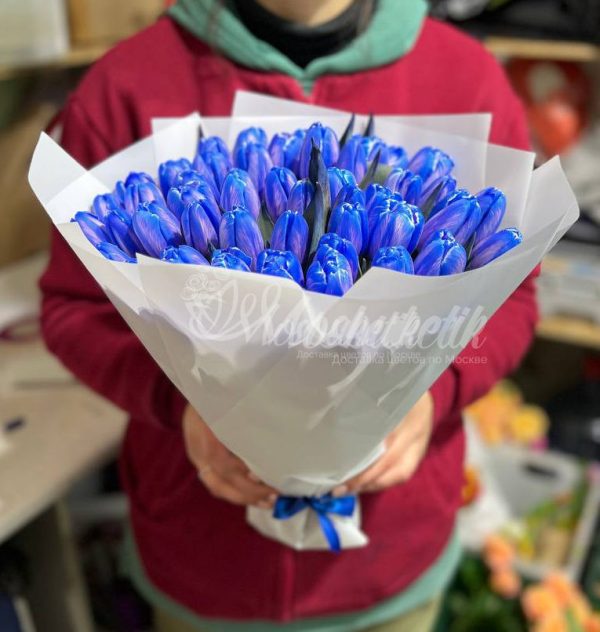 Букет из 45 синих тюльпанов — изображение 3