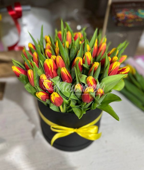 51 тюльпанов огонь в коробке — изображение 2