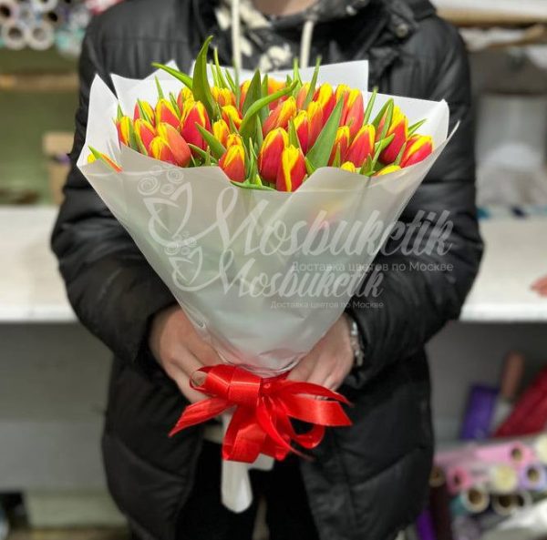 Букет из 49 тюльпанов огонь — изображение 4