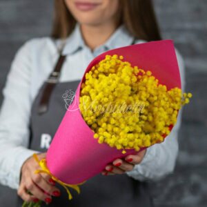 Букет из мимозы в розовом фоамиране