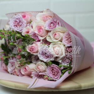 Авторский букет из ароматных роз