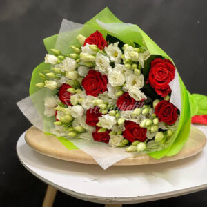 Букет 9 роз 10 эустомы