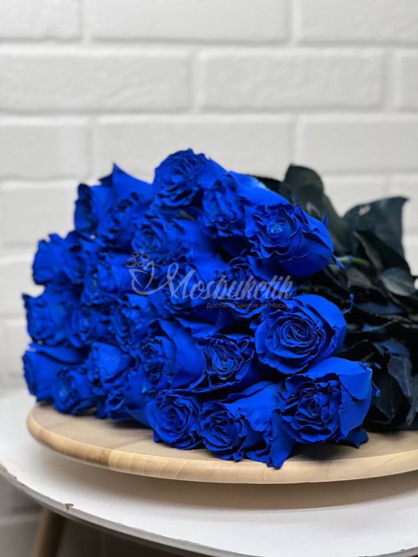 букет из 23 синих эквадорских роз в ленте