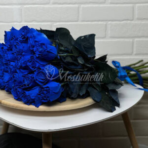 букет из 23 синих эквадорских роз в ленте