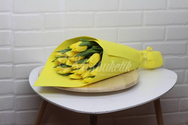 Букет из 19 жёлтых тюльпанов — изображение 2