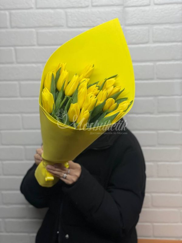 Букет из 19 жёлтых тюльпанов — изображение 3