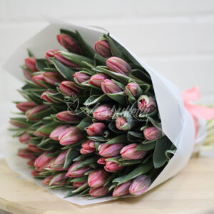 Букет из 49 розовых тюльпанов