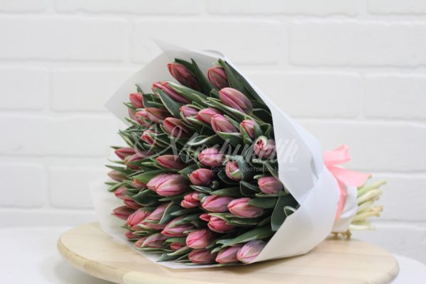 Букет из 49 розовых тюльпанов — изображение 7