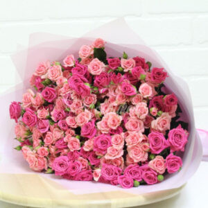 Букет из 29 кустовых роз