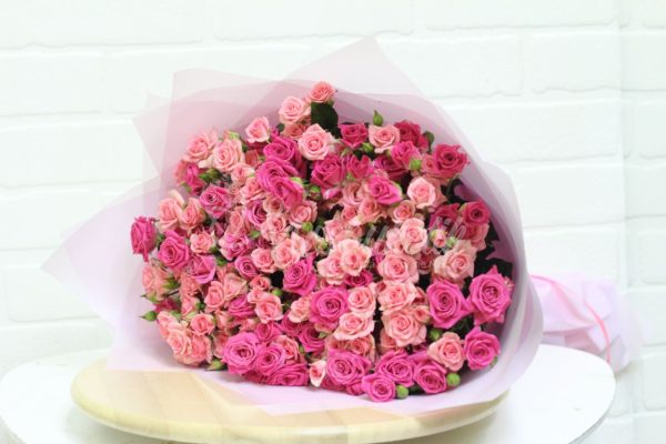 Букет из 29 кустовых роз