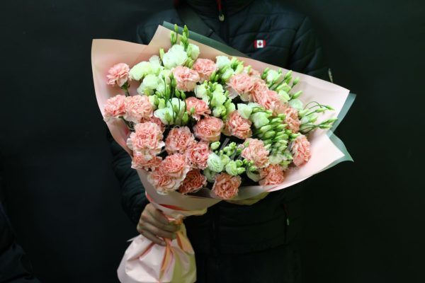 Авторский букет из гвоздики