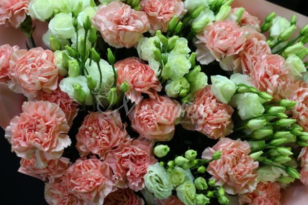 Авторский букет из гвоздики