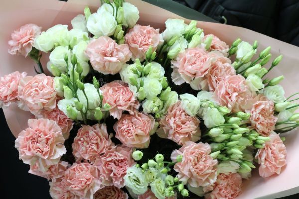 Авторский букет из гвоздики