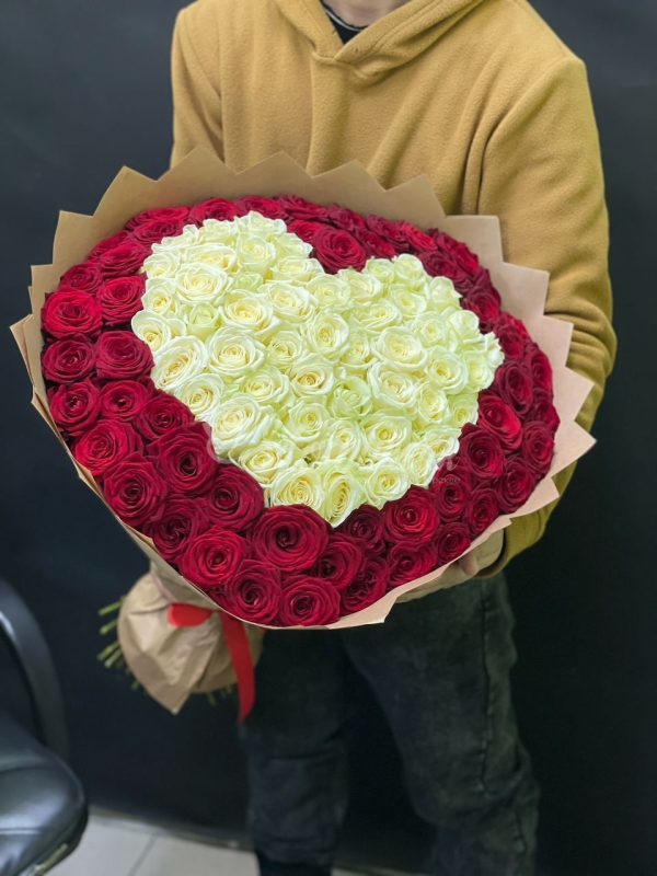 Букет из 101шт розы в виде сердца