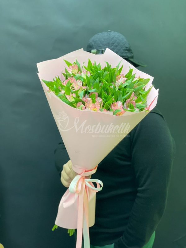 Букет из 29шт альстромерии