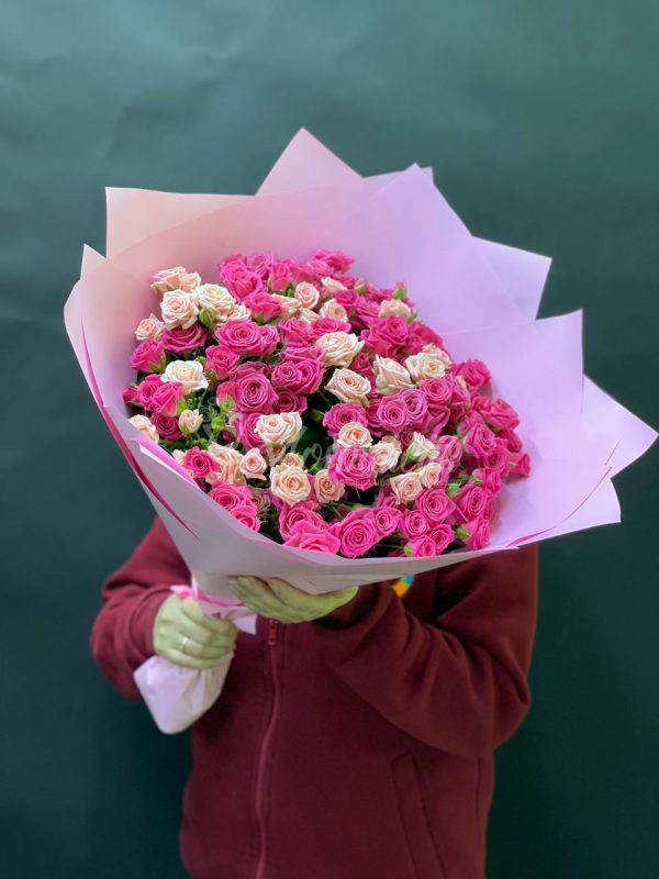 Букет из 29 кустовых роз