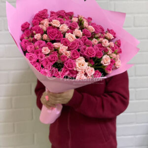 Букет из 29 кустовых роз