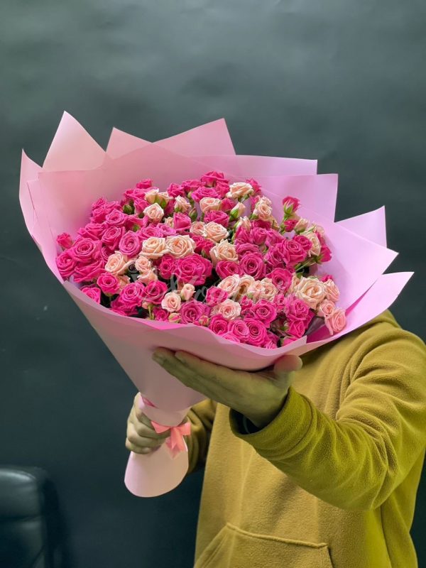 Букет из 29 кустовых роз