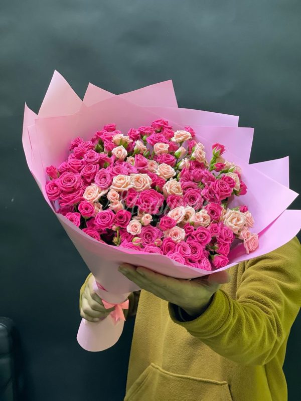 Букет из 29 кустовых роз
