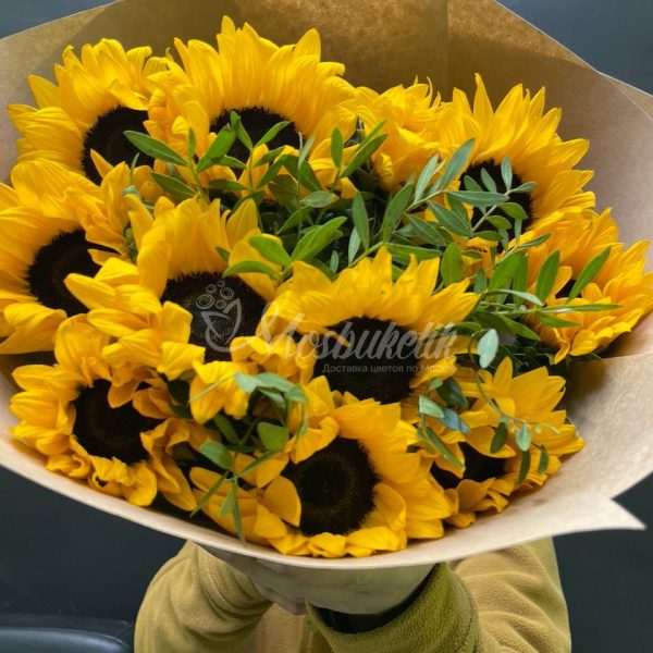 Букет из 9 подсолнухов